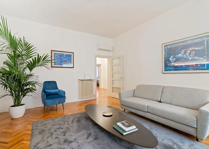 San Fermo Luxury Apartment